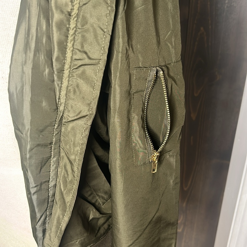 Green Jacket - Picture 5 of 7